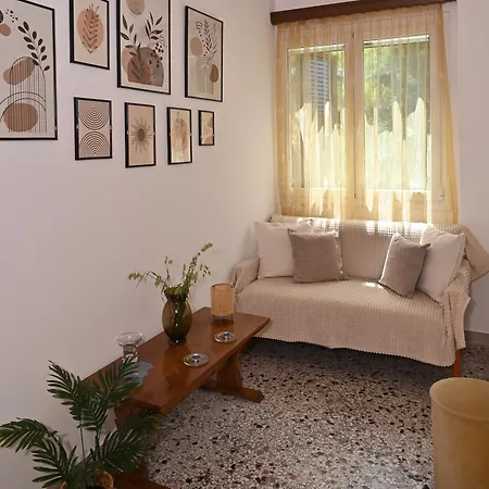 Anna's First Floor Apartman