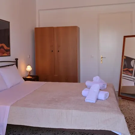 Anna's First Floor Apartman Pérama