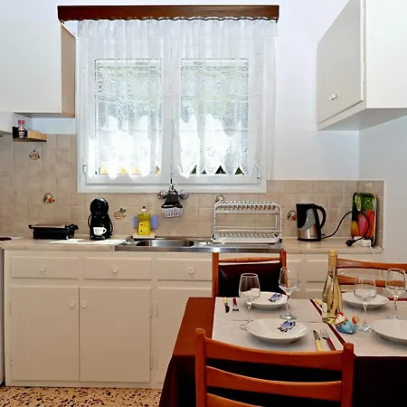 Apartman Anna's First Floor Pérama
