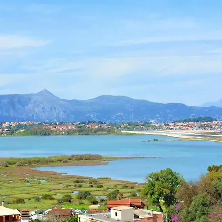 Anna's First Floor ペラマ